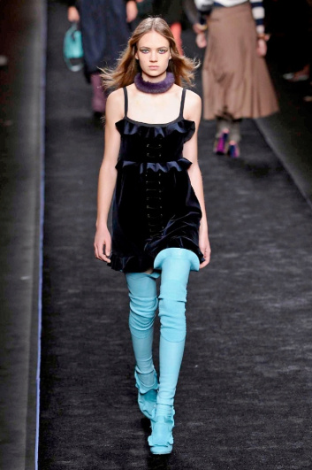 Fotoservizio/FW 2016-2017/WOMEN/FENDI/DP2/0