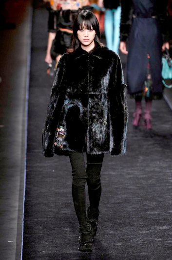 Fotoservizio/FW 2016-2017/WOMEN/FENDI/DP2/3