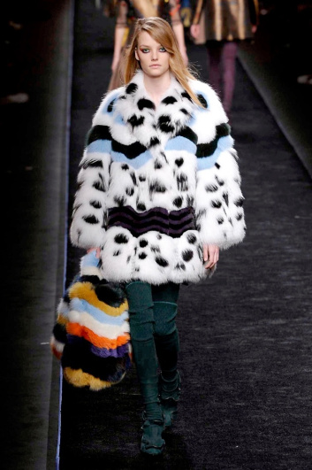 Fotoservizio/FW 2016-2017/WOMEN/FENDI/DP2/7