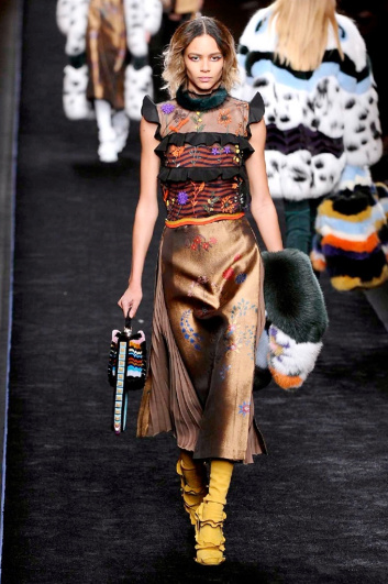 Fotoservizio/FW 2016-2017/WOMEN/FENDI/DP2/9