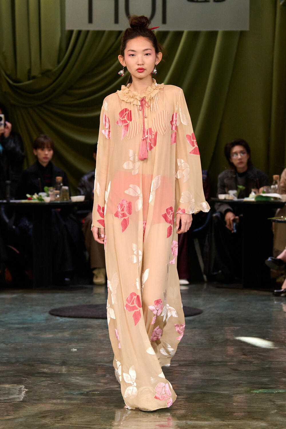 HUI WOMEN SS 2026 - Foto #2