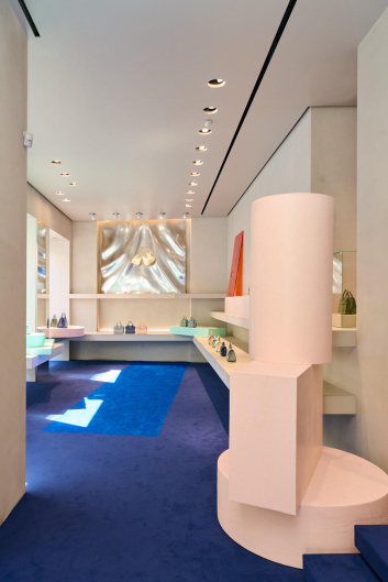 Fotoservizio/SS 2025/DESIGN/EVENTO/VALEXTRA/DP2/24