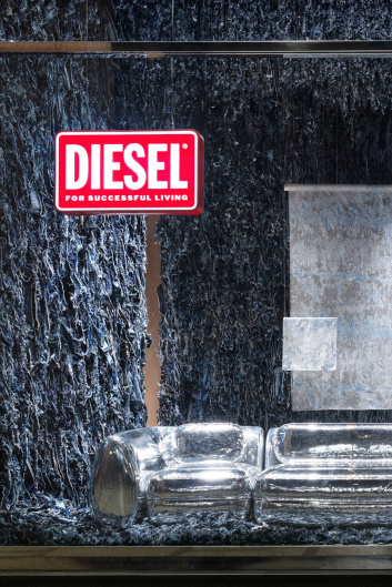 Fotoservizio/SS 2025/DESIGN/EVENTO/DIESEL LIVING/DP2/7