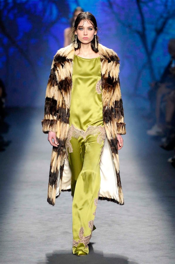 Fotoservizio/FW 2016-2017/WOMEN/ALBERTA FERRETTI/DP2/1