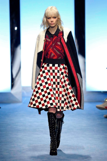 Fotoservizio/FW 2016-2017/WOMEN/FAUSTO PUGLISI/DP2/1