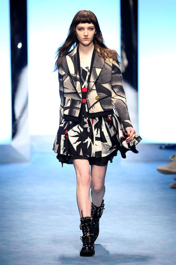 Fotoservizio/FW 2016-2017/WOMEN/FAUSTO PUGLISI/DP2/2
