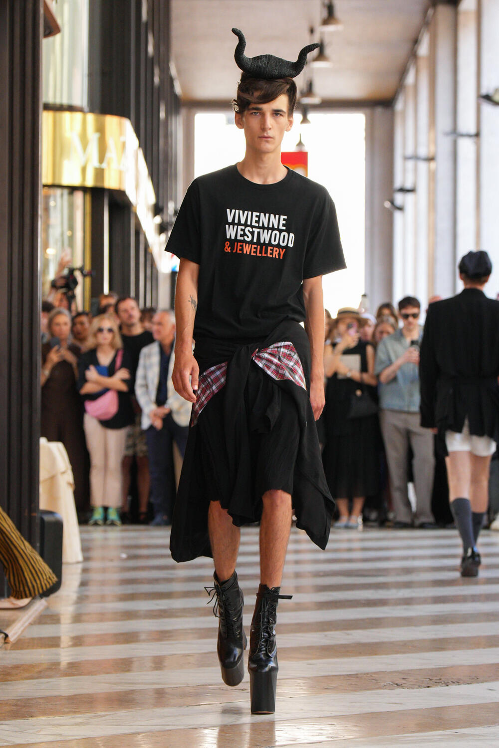 VIVIENNE WESTWOOD MEN SS 2026 - Foto #31