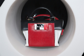 Fotoservizio/FW 2016-2017/WOMEN/10X10 ANITALIANTHEORY BY ALESSANDRO ENRIQUEZ/DP2/31