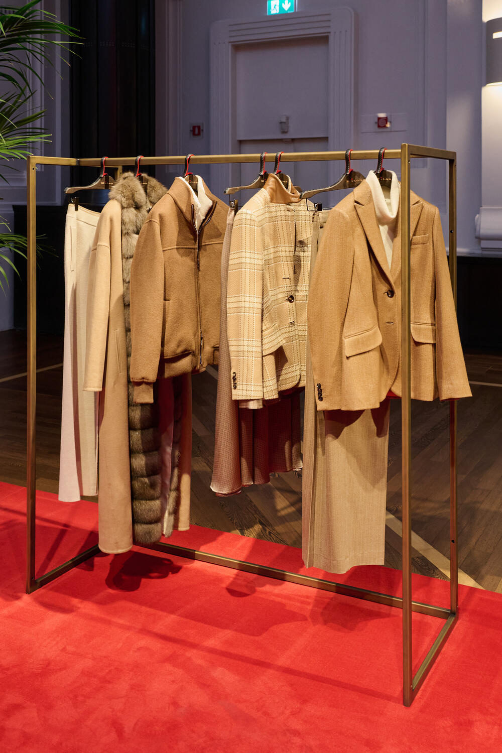 KITON WOMEN FW 26-27 - Foto #56