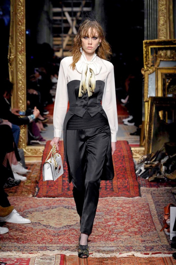 Fotoservizio/FW 2016-2017/WOMEN/MOSCHINO/DP2/40