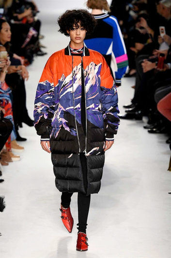 Fotoservizio/FW 2016-2017/WOMEN/EMILIO PUCCI/DP2/0
