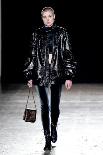 Fotoservizio/FW 2016-2017/WOMEN/CRISTIANO BURANI/DP2/2