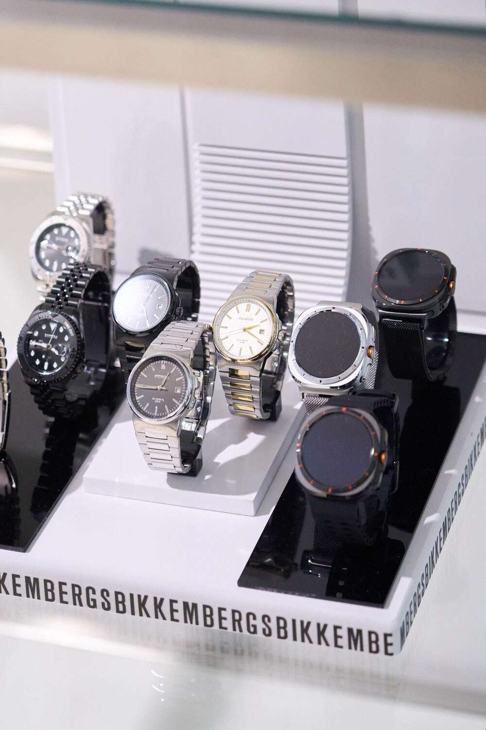 BIKKEMBERGS MEN FW 26-27 - Foto #1