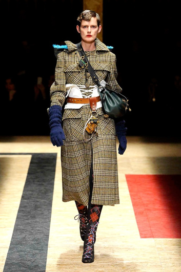 Fotoservizio/FW 2016-2017/WOMEN/PRADA/DP2/12