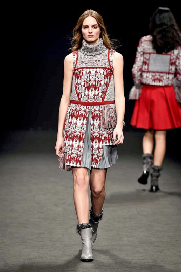 Fotoservizio/FW 2016-2017/WOMEN/BYBLOS MILANO/DP2/10