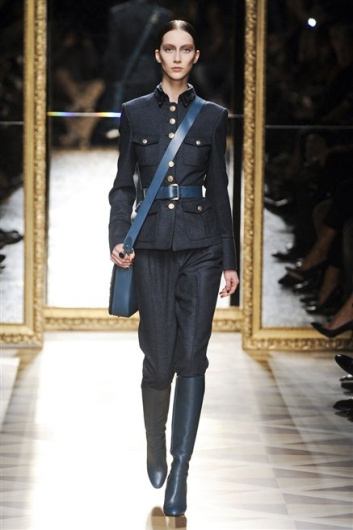 Fotoservizio/FW 2012-2013/WOMEN/SALVATORE FERRAGAMO/18