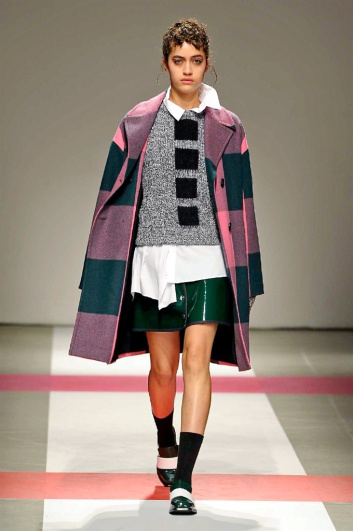 Fotoservizio/FW 2016-2017/WOMEN/ICEBERG/DP2/13