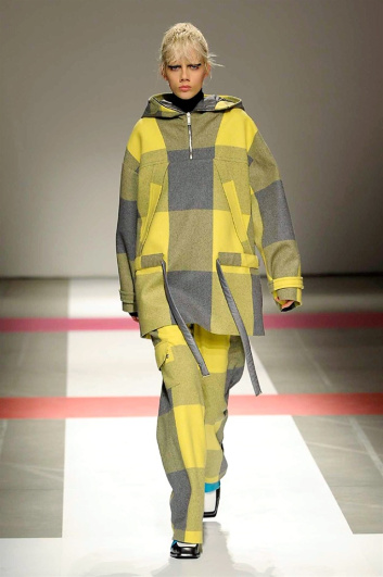 Fotoservizio/FW 2016-2017/WOMEN/ICEBERG/DP2/2
