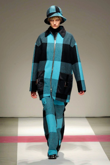 Fotoservizio/FW 2016-2017/WOMEN/ICEBERG/DP2/3