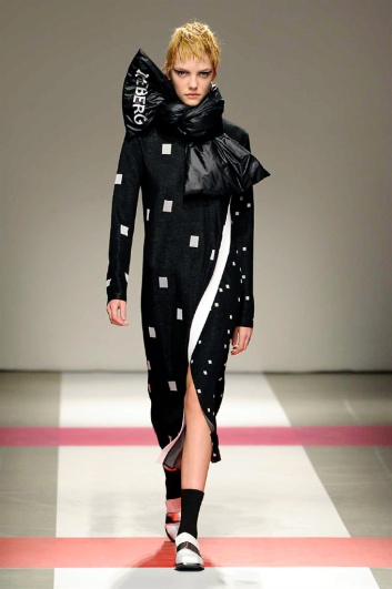 Fotoservizio/FW 2016-2017/WOMEN/ICEBERG/DP2/14
