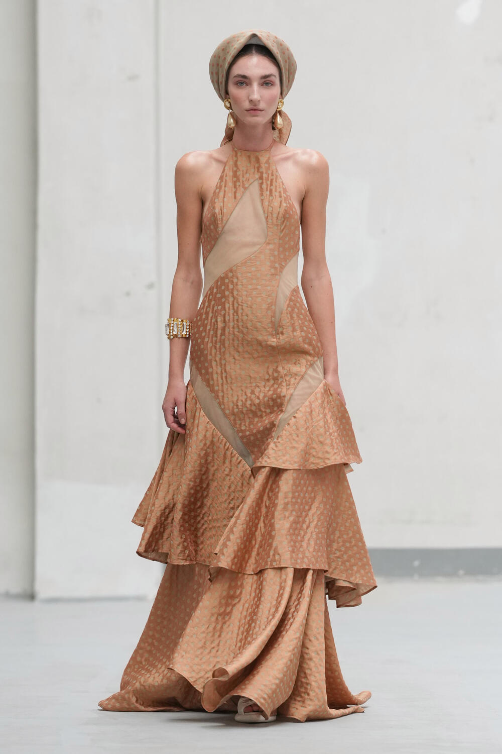 PHAN DANG HOANG WOMEN SS 2027 - Foto #3