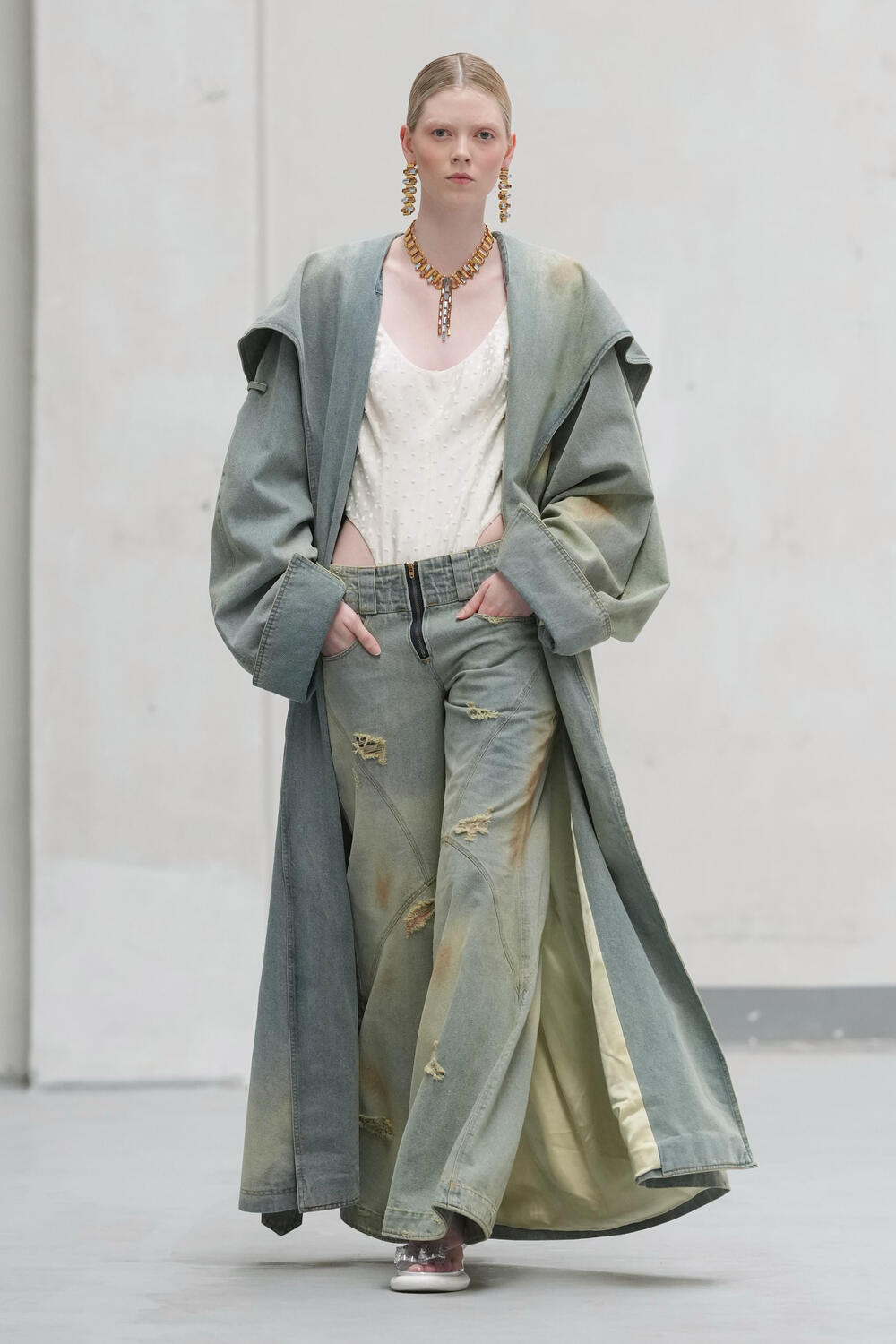 PHAN DANG HOANG WOMEN SS 2027 - Foto #8