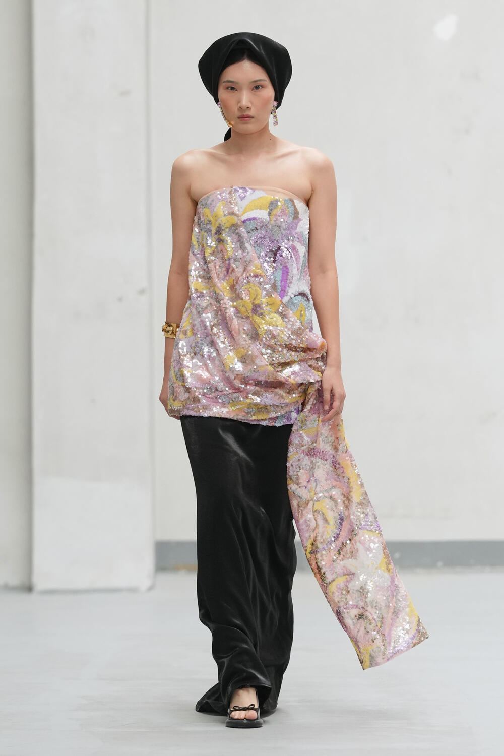 PHAN DANG HOANG WOMEN SS 2027 - Foto #0
