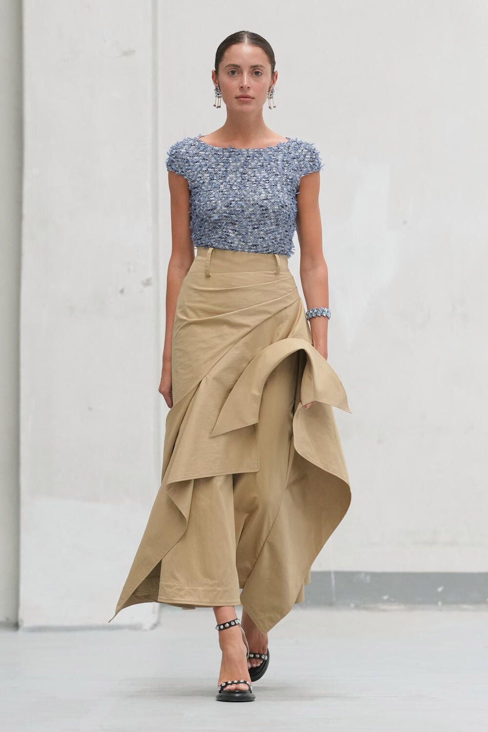 PHAN DANG HOANG WOMEN SS 2027 - Foto #17