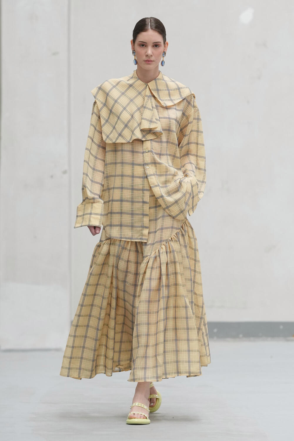 PHAN DANG HOANG WOMEN SS 2027 - Foto #31