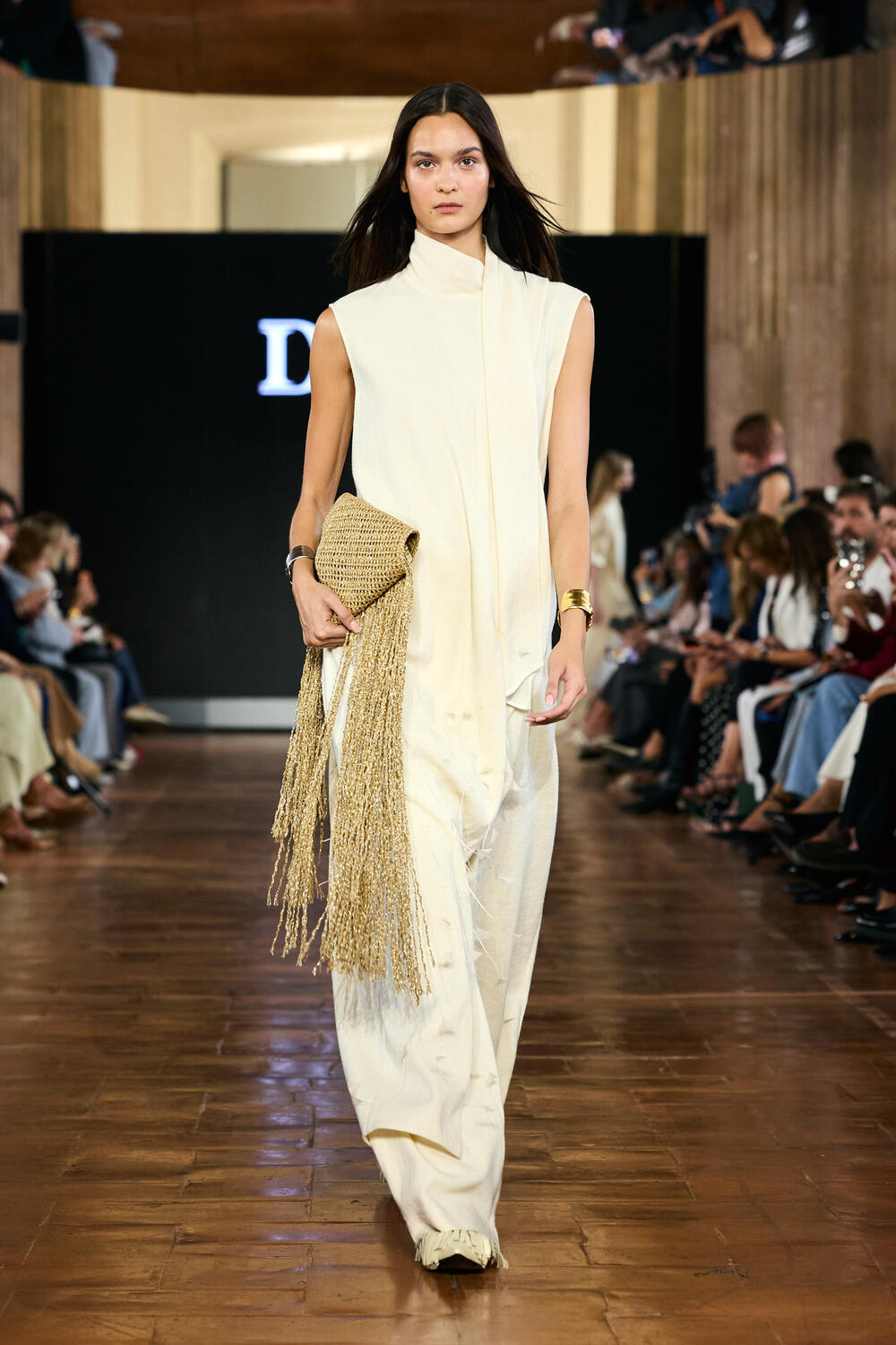 SHENZHEN FUTIAN WOMEN SS 2027 - Foto #2