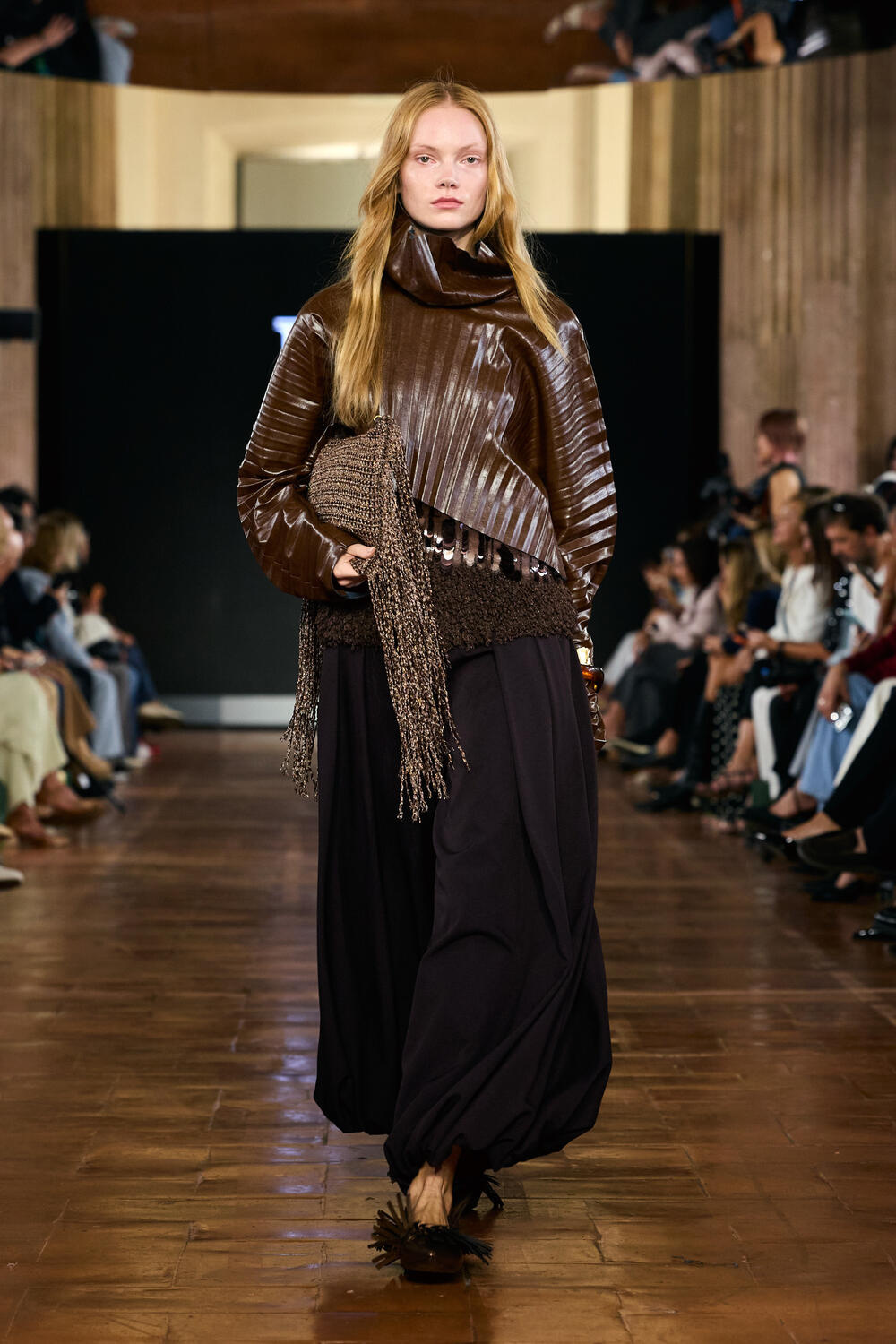 SHENZHEN FUTIAN WOMEN SS 2027 - Foto #4