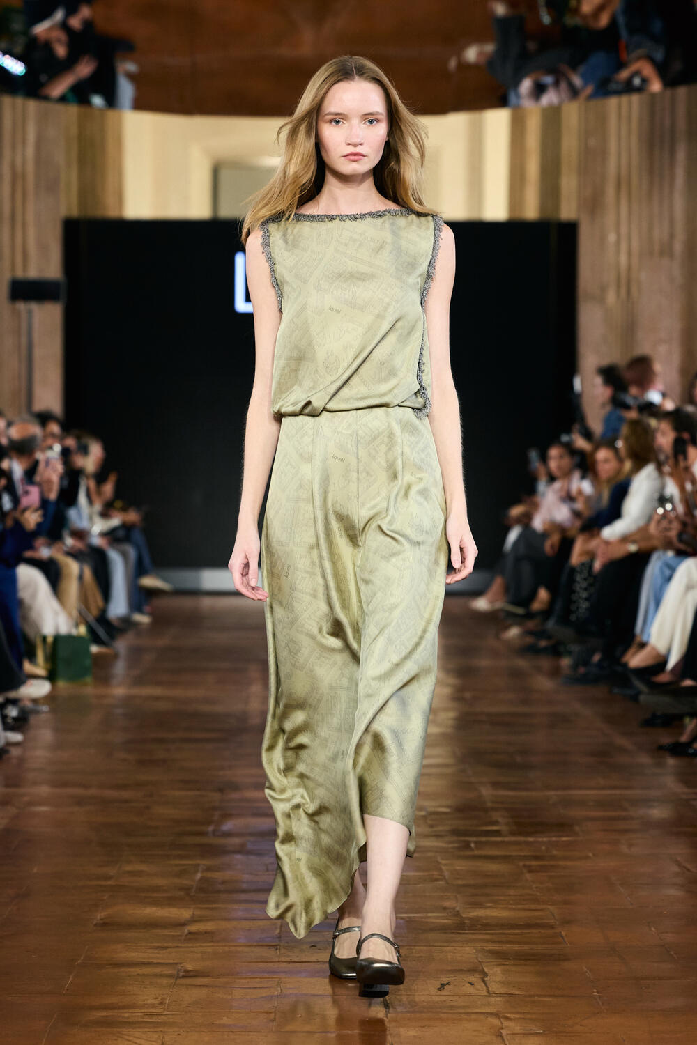 SHENZHEN FUTIAN WOMEN SS 2027 - Foto #21