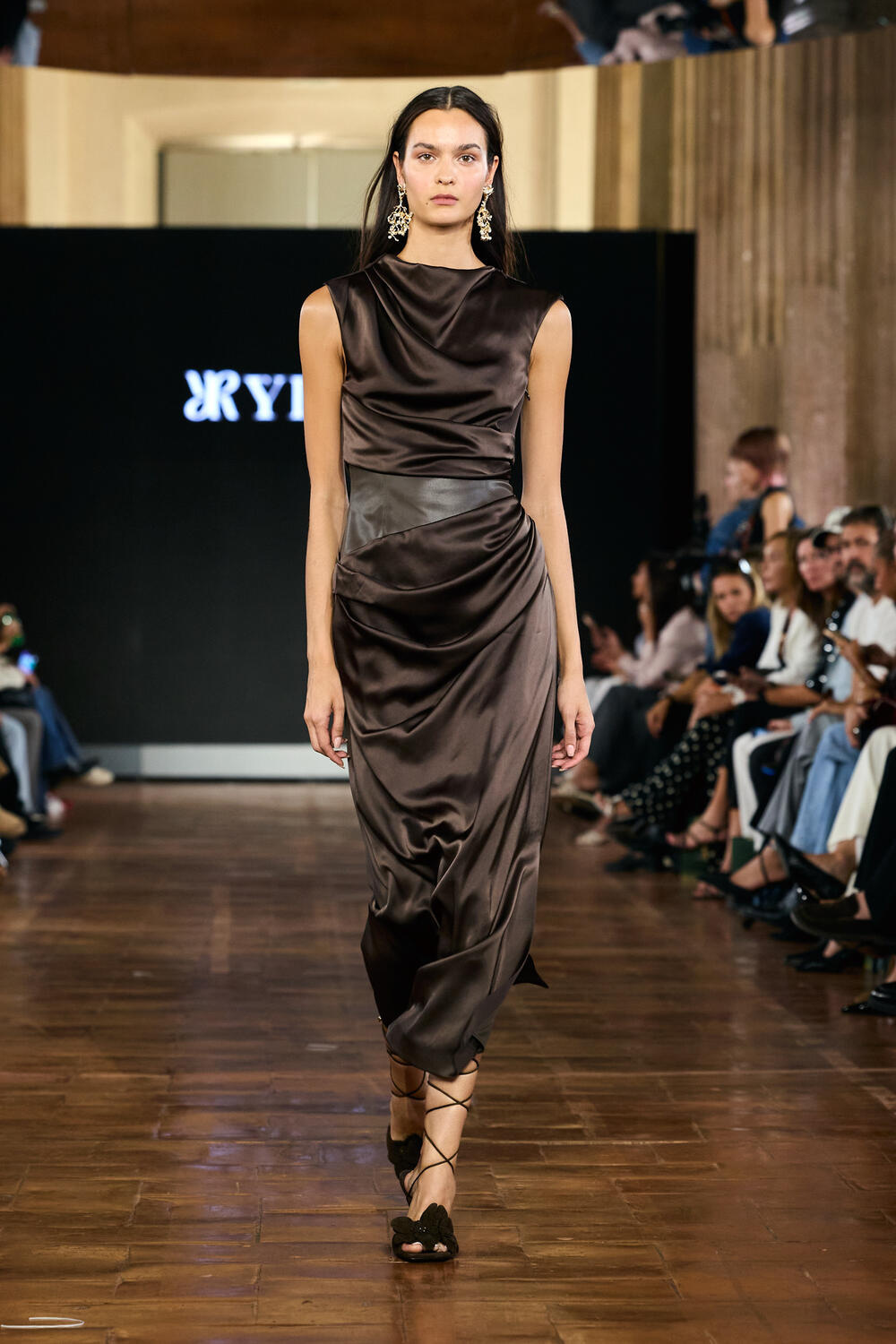 SHENZHEN FUTIAN WOMEN SS 2027 - Foto #52