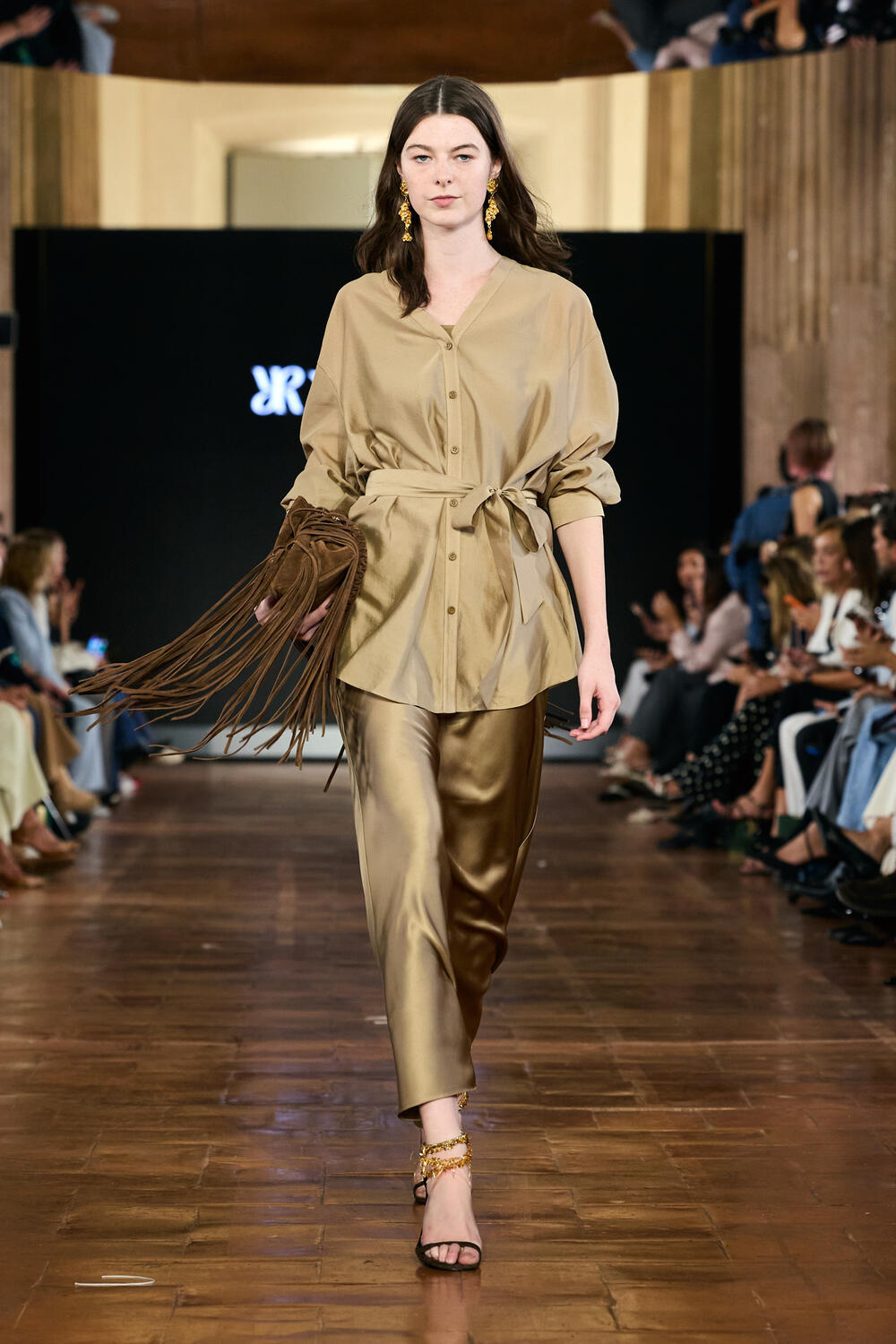 SHENZHEN FUTIAN WOMEN SS 2027 - Foto #54