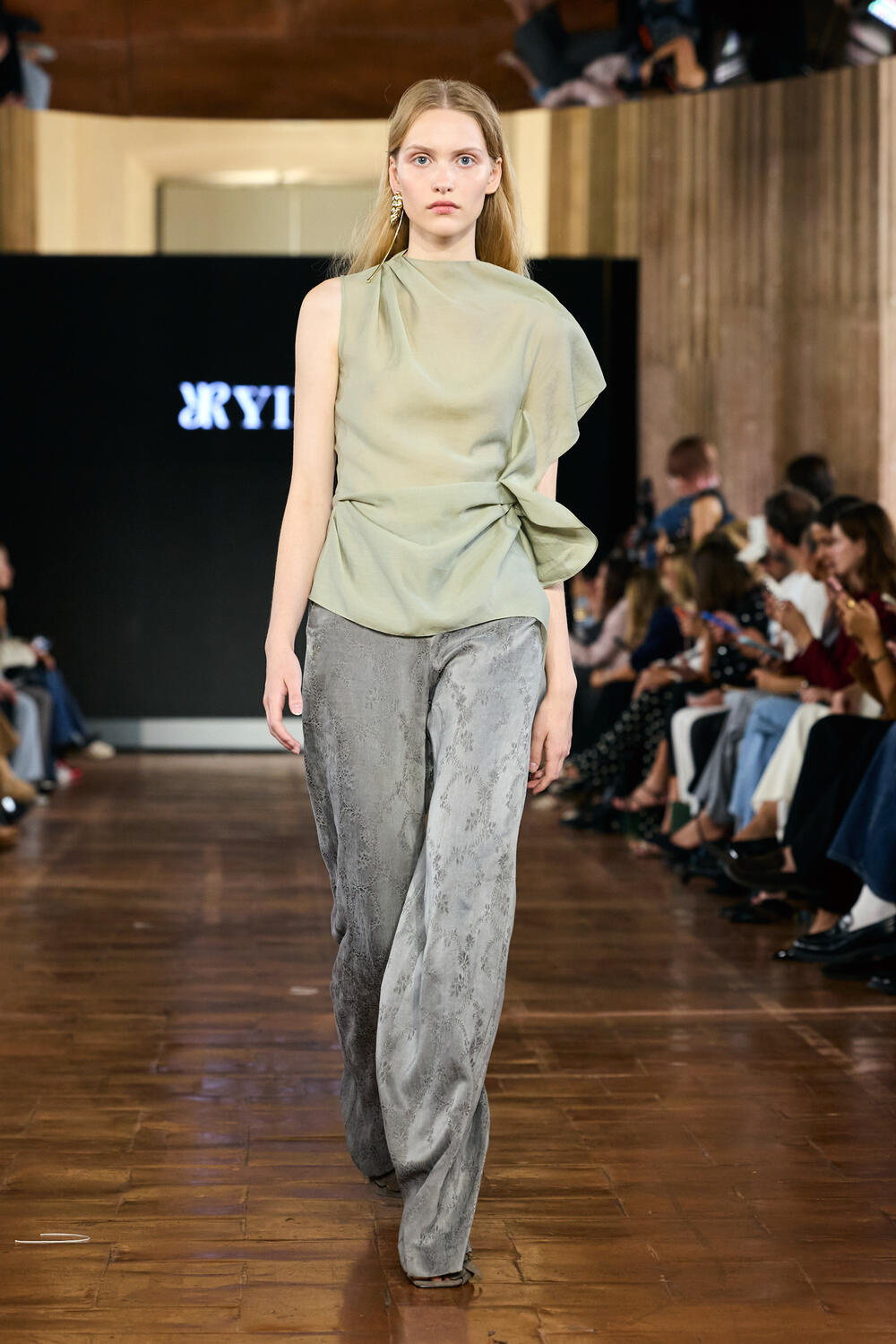 SHENZHEN FUTIAN WOMEN SS 2027 - Foto #46