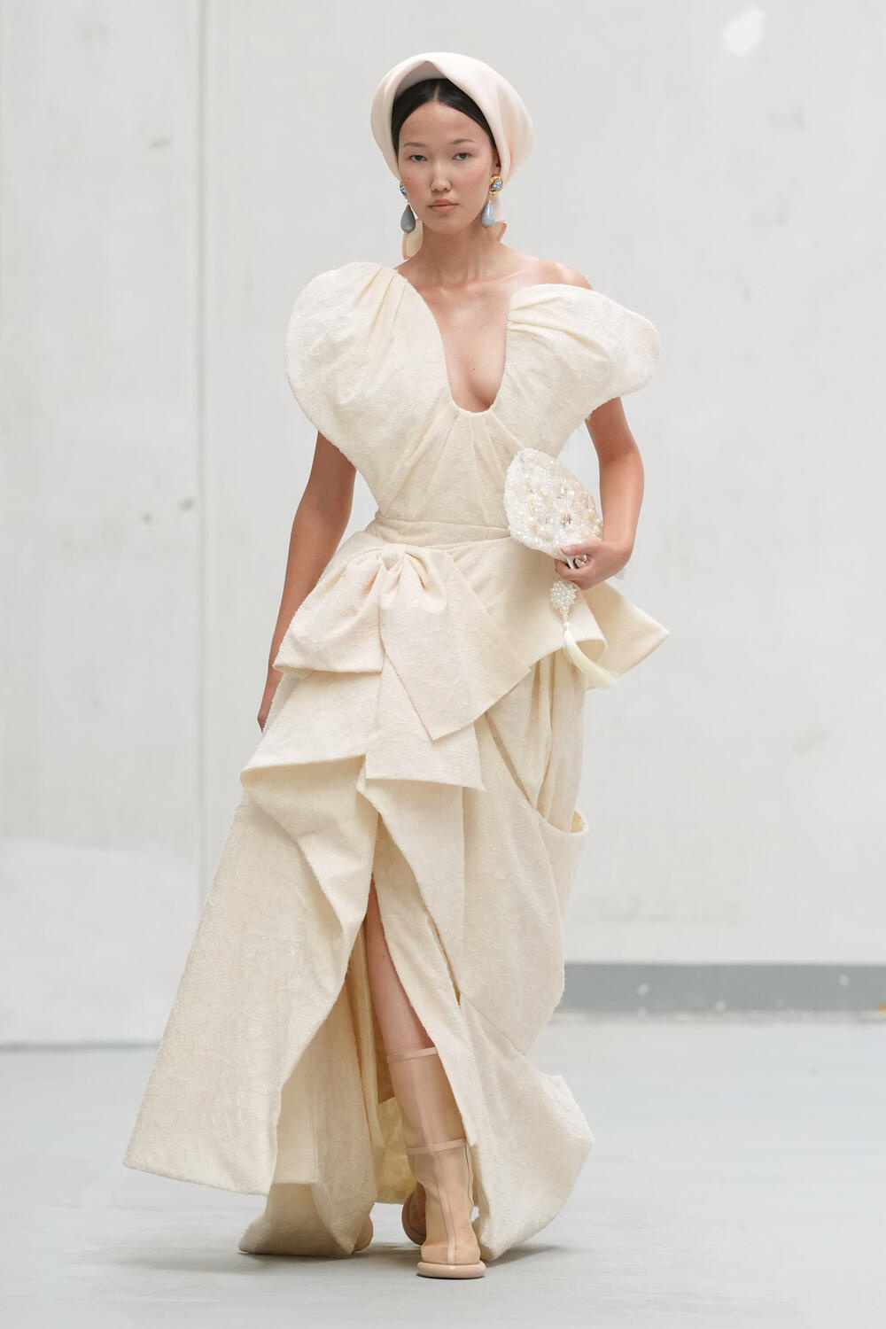 PHAN DANG HOANG WOMEN SS 2027 - Foto #0