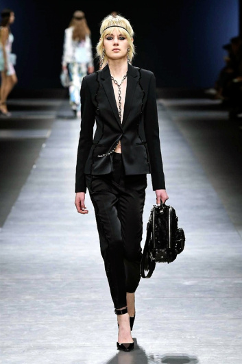 Fotoservizio/FW 2016-2017/WOMEN/VERSACE/DP2/7