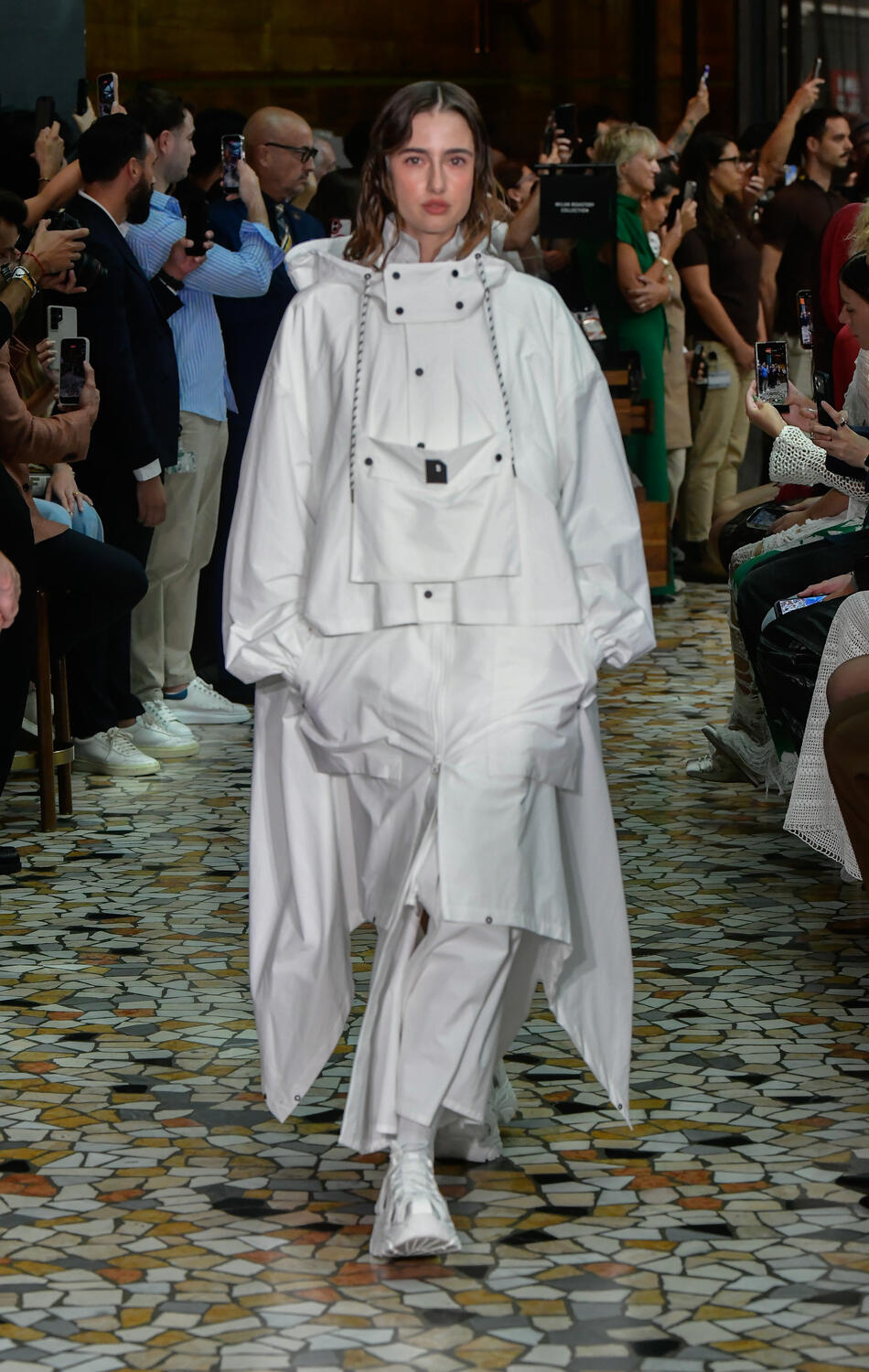 DAILY MIRROR WOMEN SS 2027 - Foto #1