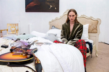 Fotoservizio/FW 2016-2017/WOMEN/DONDUP/DP2/34
