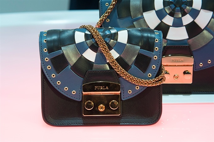 Fotoservizio/FW 2016-2017/WOMEN/FURLA/DP2/55