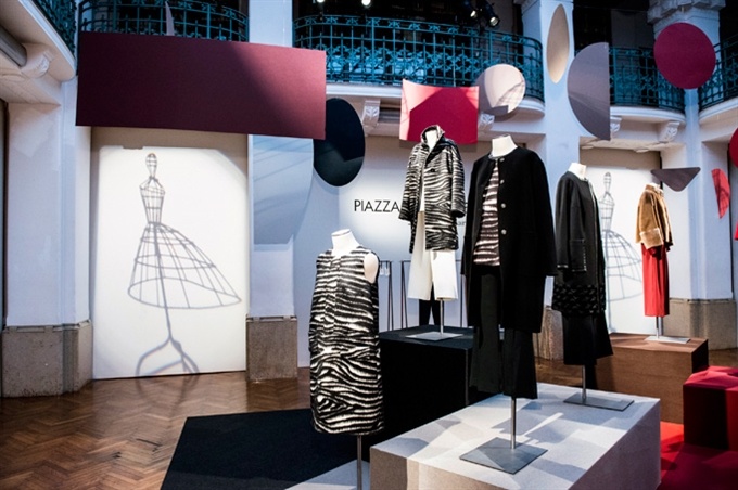 Fotoservizio/FW 2016-2017/WOMEN/PIAZZA SEMPIONE/DP2/26