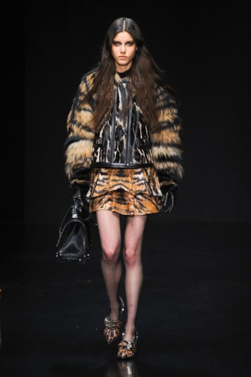 Fotoservizio/FW 2012-2013/WOMEN/ROBERTO CAVALLI/22