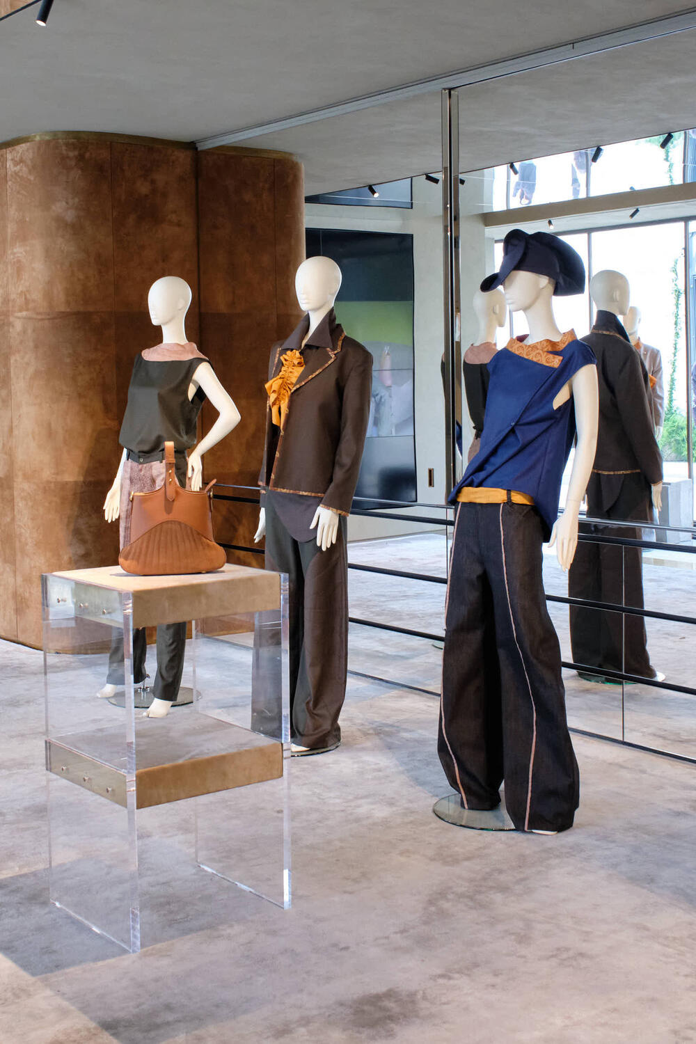 ABSENT FINDINGS WOMEN SS 2027 - Foto #0