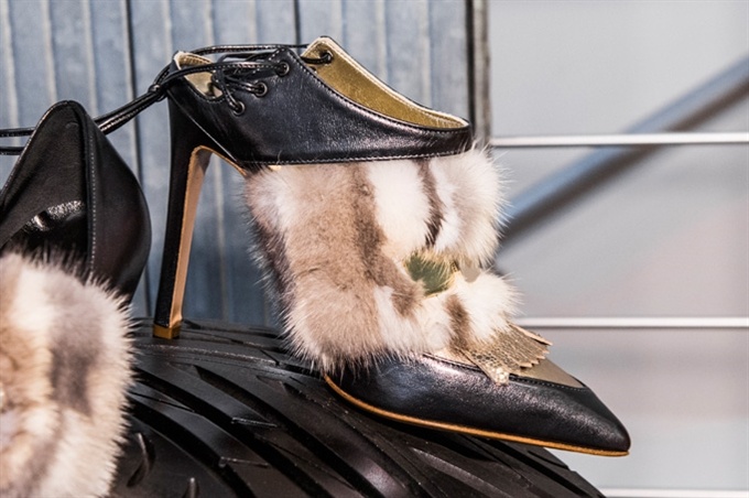 Fotoservizio/FW 2016-2017/WOMEN/MARIO VALENTINO/DP2/6