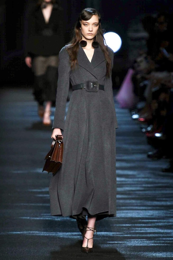 Fotoservizio/FW 2016-2017/WOMEN/BLUMARINE/DP2/12
