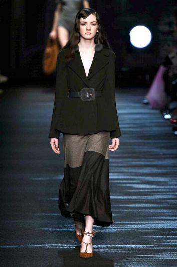 Fotoservizio/FW 2016-2017/WOMEN/BLUMARINE/DP2/13