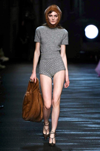 Fotoservizio/FW 2016-2017/WOMEN/BLUMARINE/DP2/14