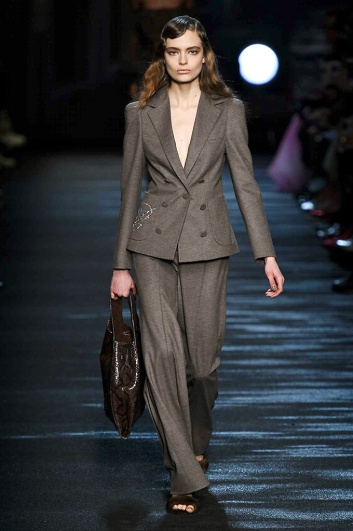 Fotoservizio/FW 2016-2017/WOMEN/BLUMARINE/DP2/15