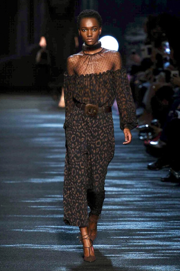 Fotoservizio/FW 2016-2017/WOMEN/BLUMARINE/DP2/16