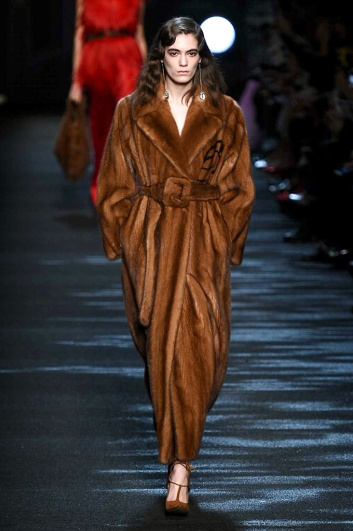 Fotoservizio/FW 2016-2017/WOMEN/BLUMARINE/DP2/6